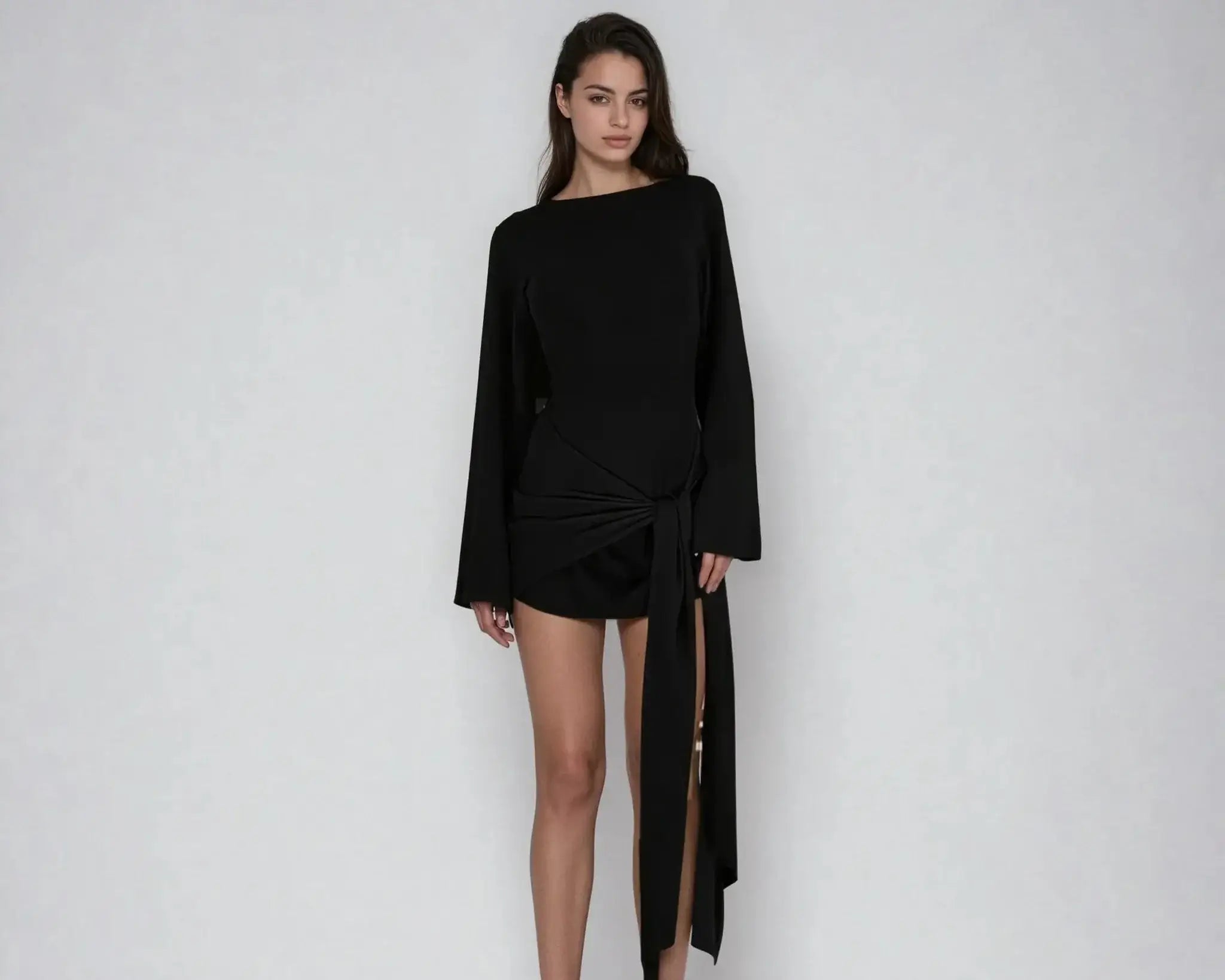 שמלת מיני בשילוב קשירה- אלמה – לנשים בעיצוב אלגנטי מבית ʟᴜɴᴀʀᴇ