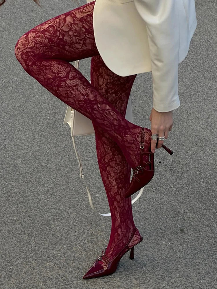 גרביון פרחים אדום – לנשים בעיצוב אלגנטי מבית ʟᴜɴᴀʀᴇ