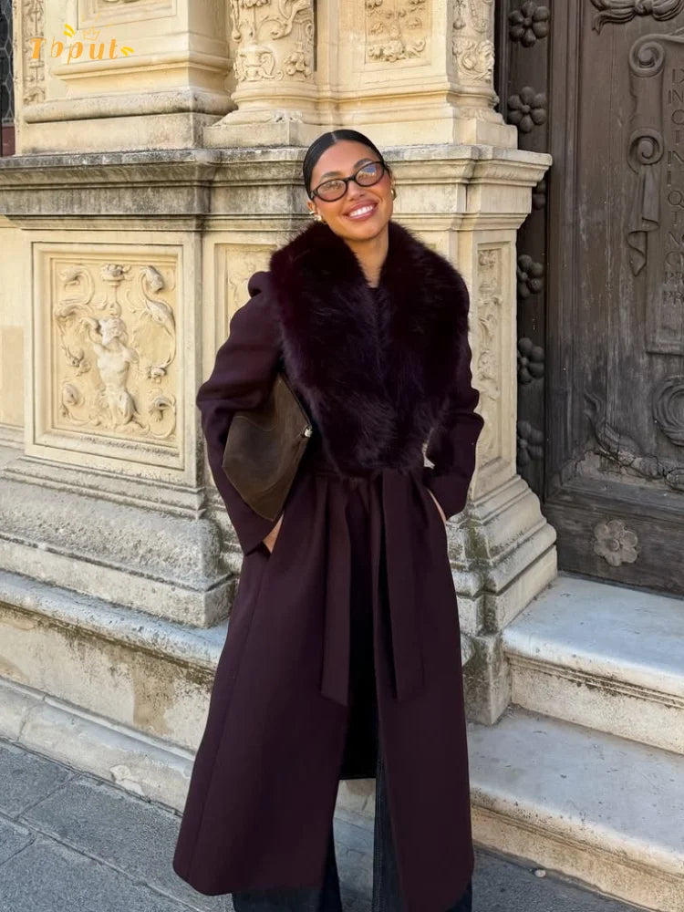 מעיל אמבר לנשים בעיצוב יוקרתי, גזרה מחמיאה ובד איכותי למראה אלגנטי