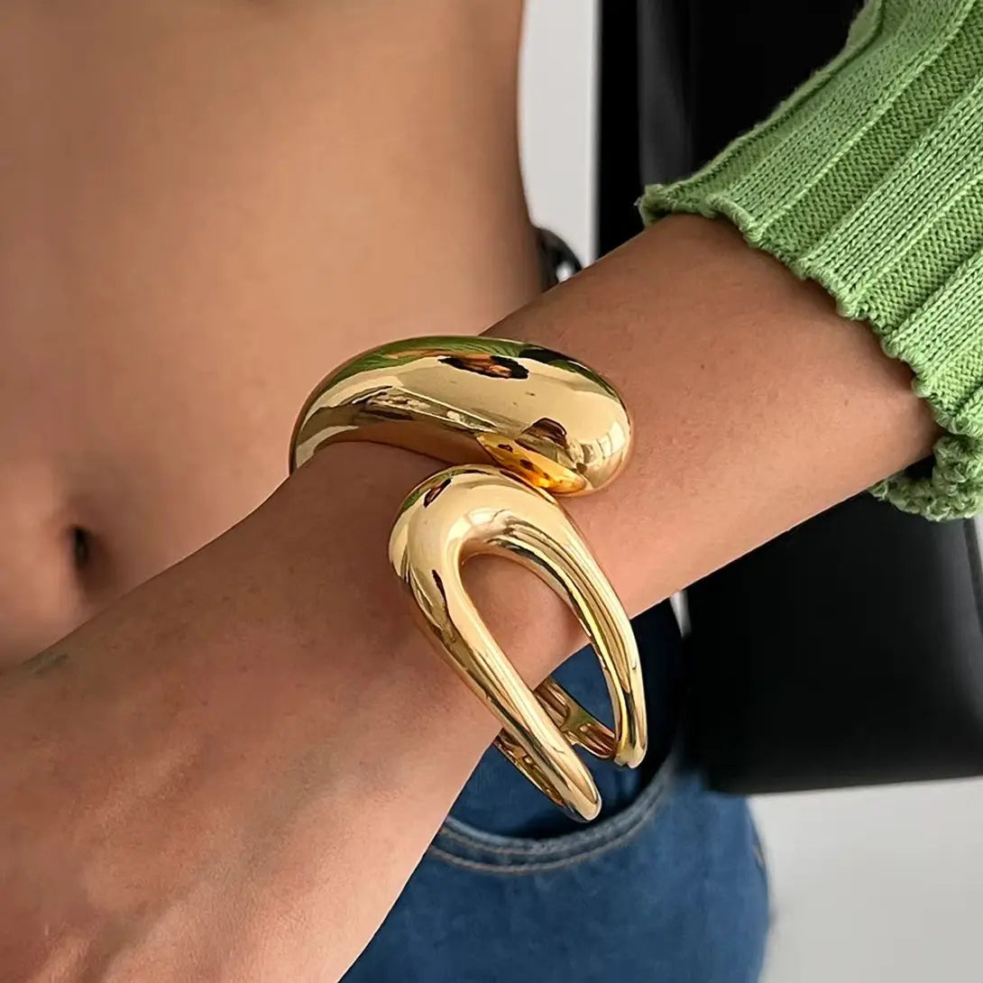 צמיד אלמה- צמיד נשים אלגנטי  בעיצוב קלאסי