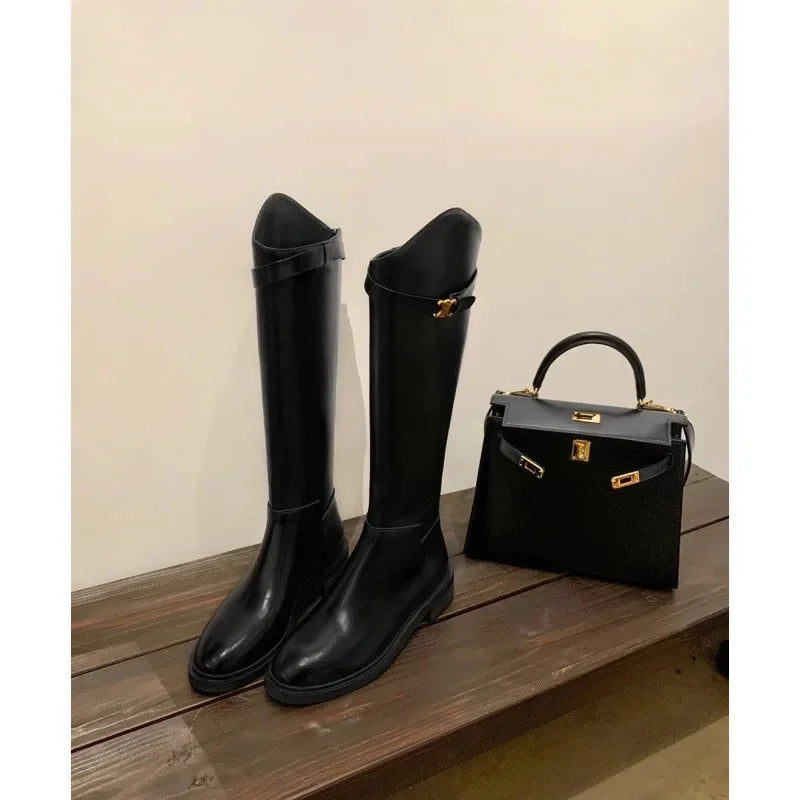 מגפיי עור – לנשים בעיצוב אלגנטי מבית ʟᴜɴᴀʀᴇ