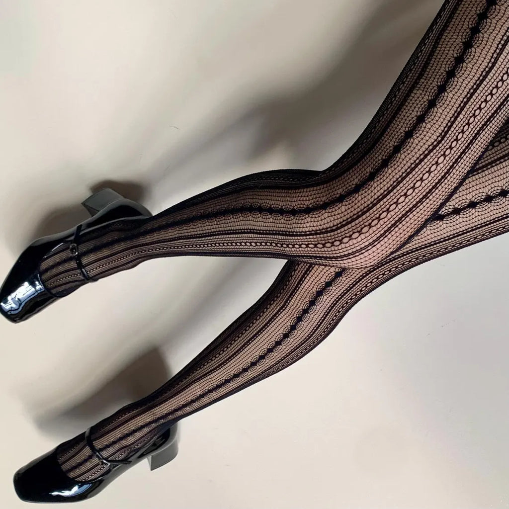 גרביון פסים שחור – לנשים בעיצוב אלגנטי מבית ʟᴜɴᴀʀᴇ