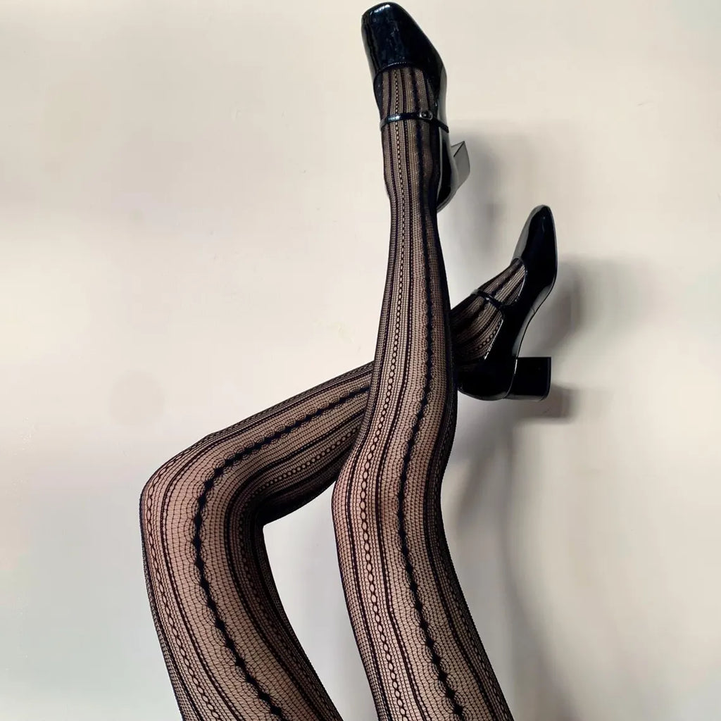 גרביון פסים שחור – לנשים בעיצוב אלגנטי מבית ʟᴜɴᴀʀᴇ